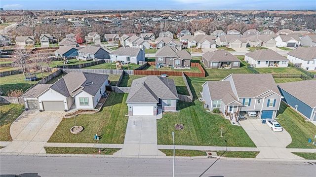 9458 N Lenox Avenue, Kansas City, MO 64154