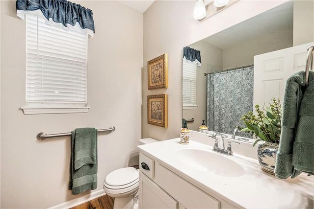 9458 N Lenox Avenue, Kansas City, MO 64154