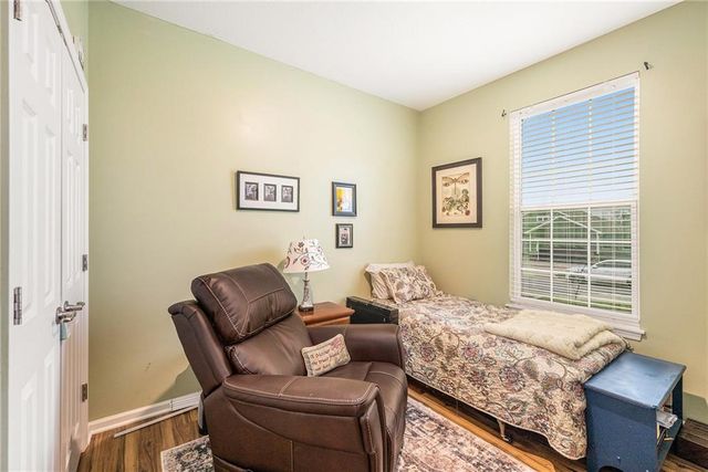 9458 N Lenox Avenue, Kansas City, MO 64154