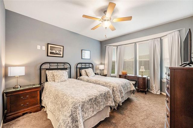 9458 N Lenox Avenue, Kansas City, MO 64154