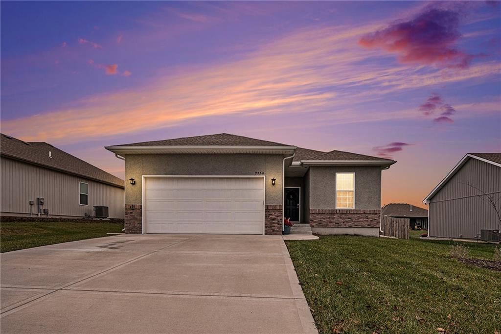 9458 N Lenox Avenue, Kansas City, MO 64154