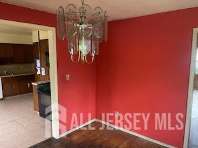 6 Gates Avenue, East Brunswick, NJ 08816