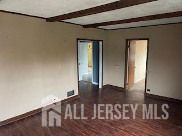 6 Gates Avenue, East Brunswick, NJ 08816