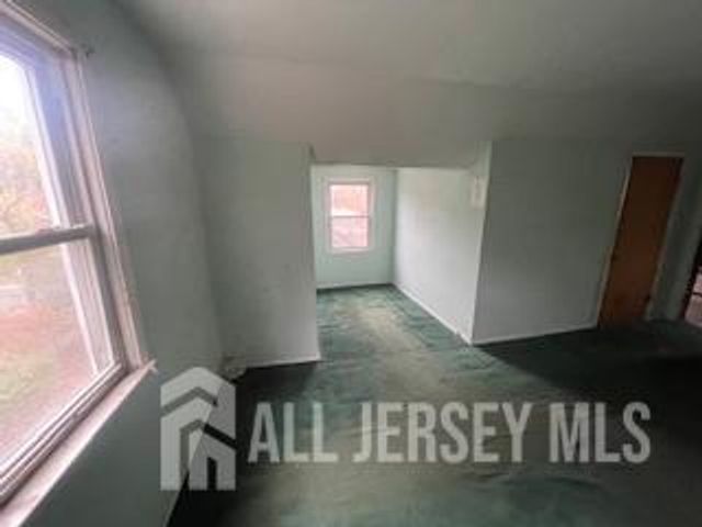 6 Gates Avenue, East Brunswick, NJ 08816