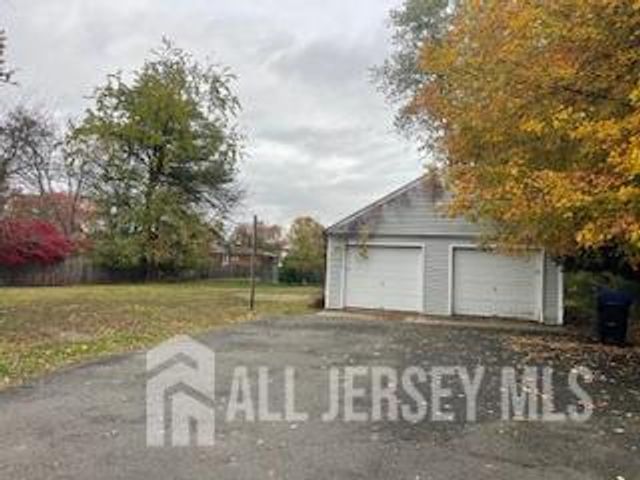 6 Gates Avenue, East Brunswick, NJ 08816