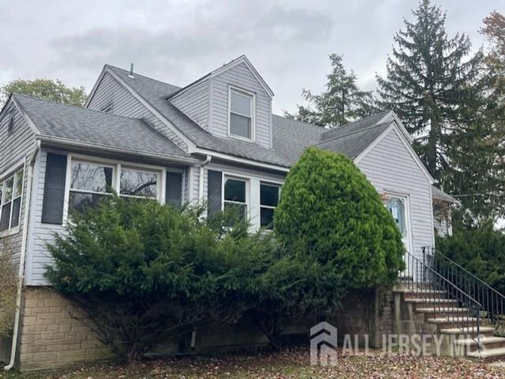 6 Gates Avenue, East Brunswick, NJ 08816