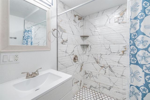 5923 BITTERWOOD COURT, Tampa, FL 33625