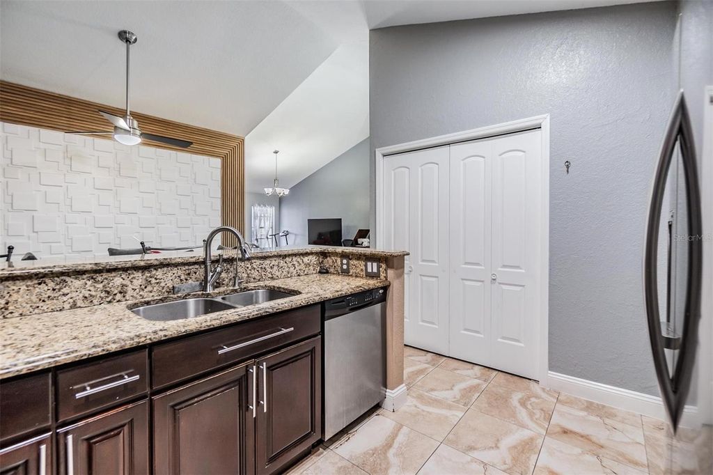 Image 7 of property listing at 5923 BITTERWOOD COURT, Tampa, FL 33625