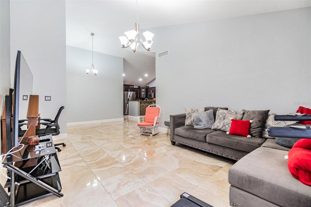 Image 10 of property listing at 5923 BITTERWOOD COURT, Tampa, FL 33625