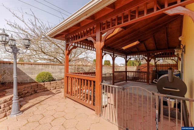 3047 Leah St NE, Salem, OR 97305