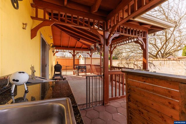 3047 Leah St NE, Salem, OR 97305