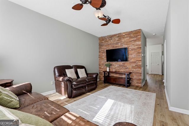 330 Brentwood Drive, Newnan, GA 30263