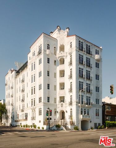 1302 N Sweetzer Avenue 203, West Hollywood, CA 90046