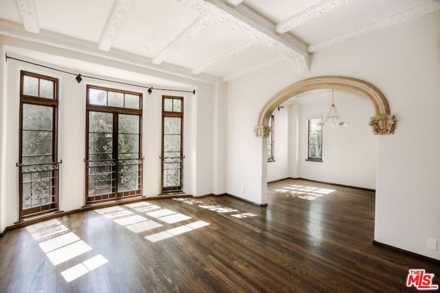 1302 N Sweetzer Avenue 203, West Hollywood, CA 90046