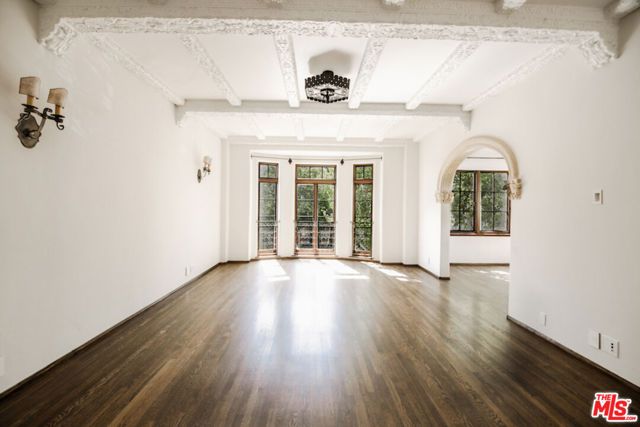 1302 N Sweetzer Avenue 203, West Hollywood, CA 90046