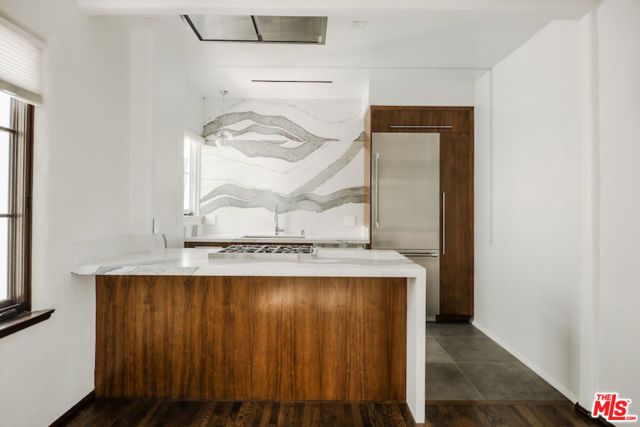 1302 N Sweetzer Avenue 203, West Hollywood, CA 90046