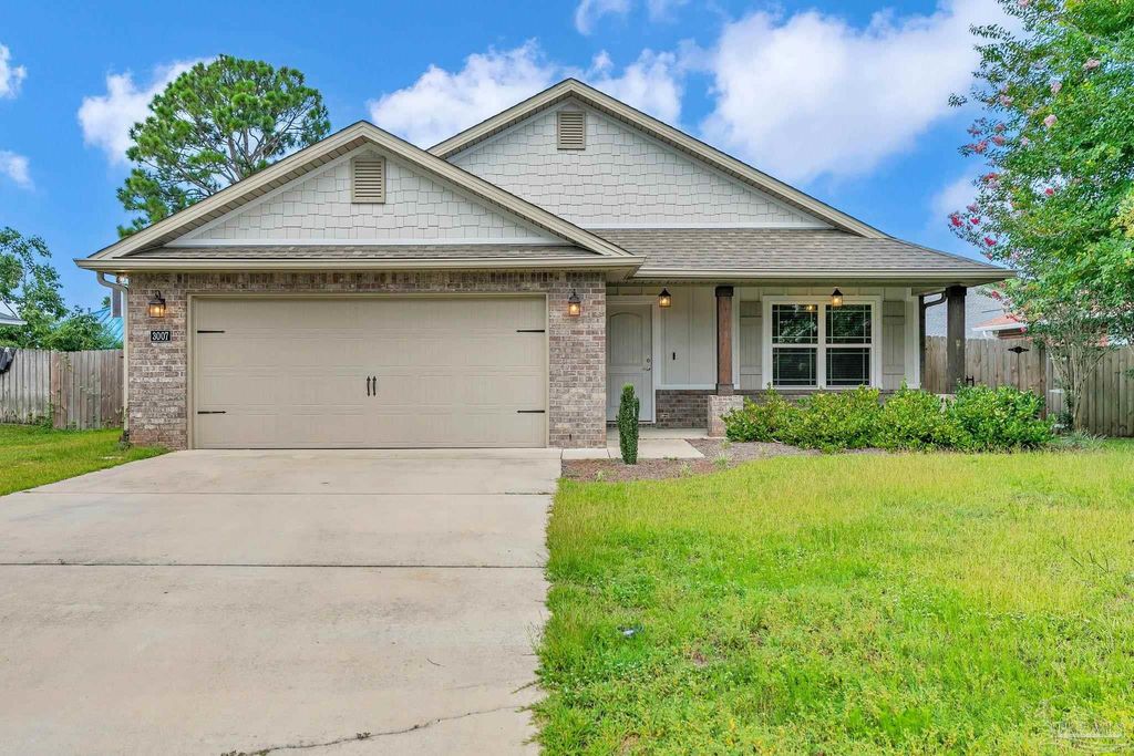3007 Classic Dr, Pensacola, FL 32507