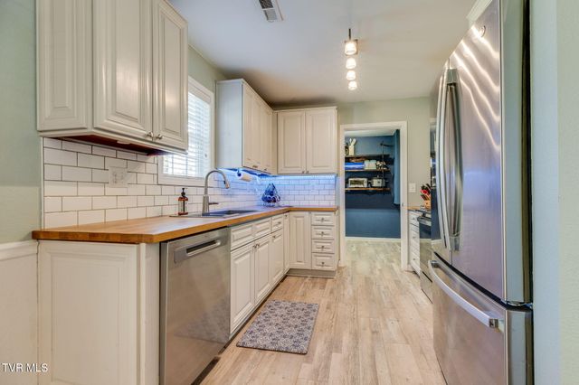 291 Holland View Drive, Jonesborough, TN 37659