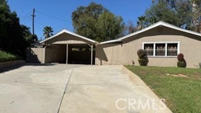 134 W Broadbent, Riverside, CA 92507