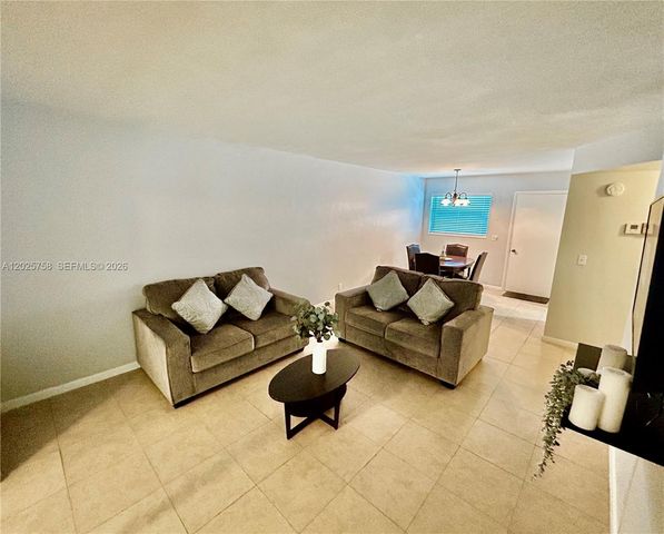 2213 NE 1st Court 203, Boynton Beach, FL 33435