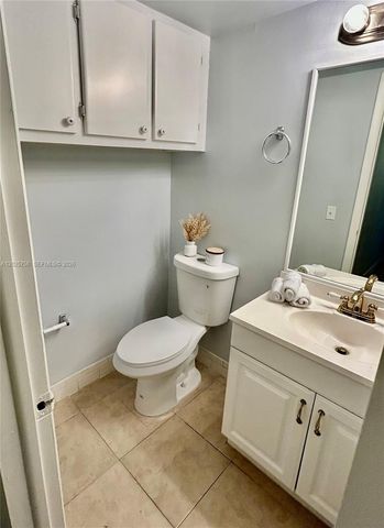 2213 NE 1st Court 203, Boynton Beach, FL 33435