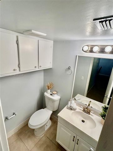 2213 NE 1st Court 203, Boynton Beach, FL 33435