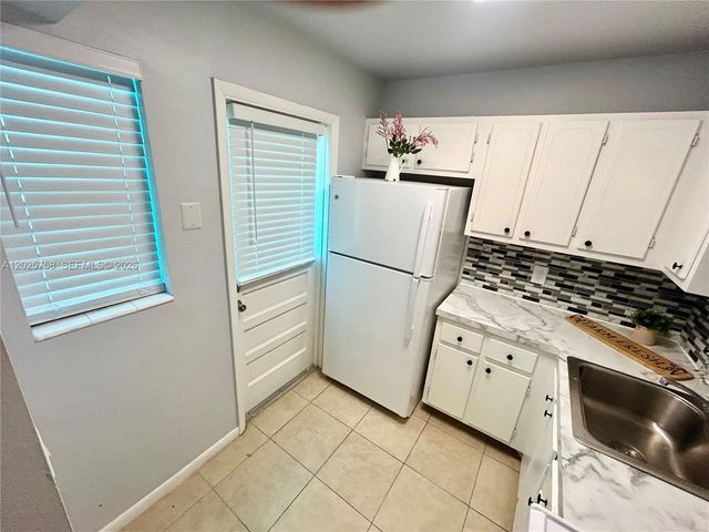2213 NE 1st Court 203, Boynton Beach, FL 33435