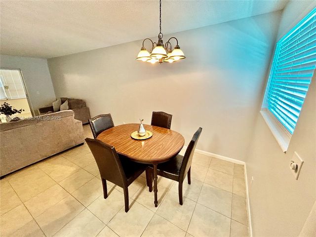 2213 NE 1st Court 203, Boynton Beach, FL 33435