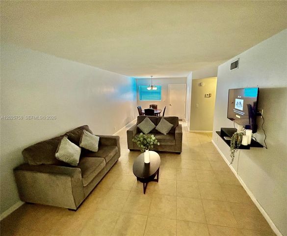 2213 NE 1st Court 203, Boynton Beach, FL 33435