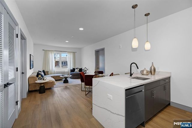 1435 10th Street 209, Fort Lee, NJ 07024