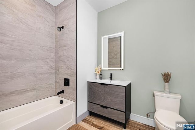 1435 10th Street 209, Fort Lee, NJ 07024