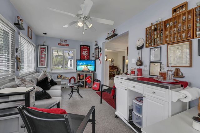 356 Lakeshore Drive W, Hebron, OH 43025