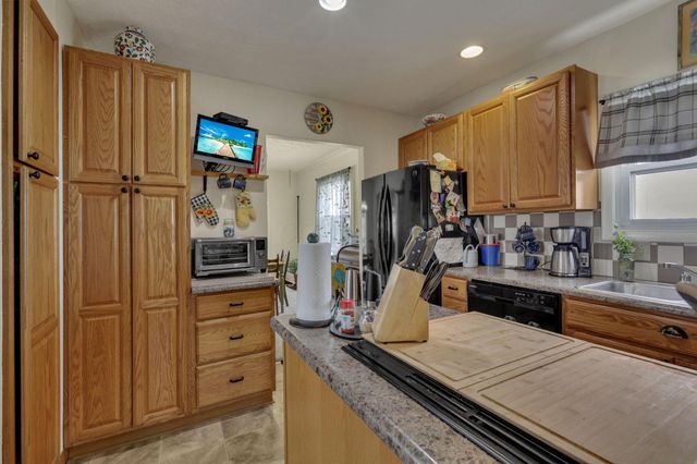 356 Lakeshore Drive W, Hebron, OH 43025