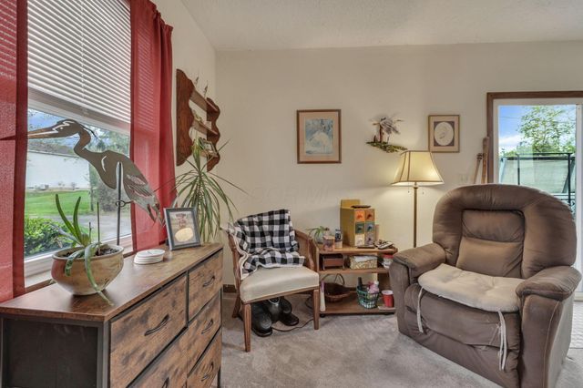 356 Lakeshore Drive W, Hebron, OH 43025