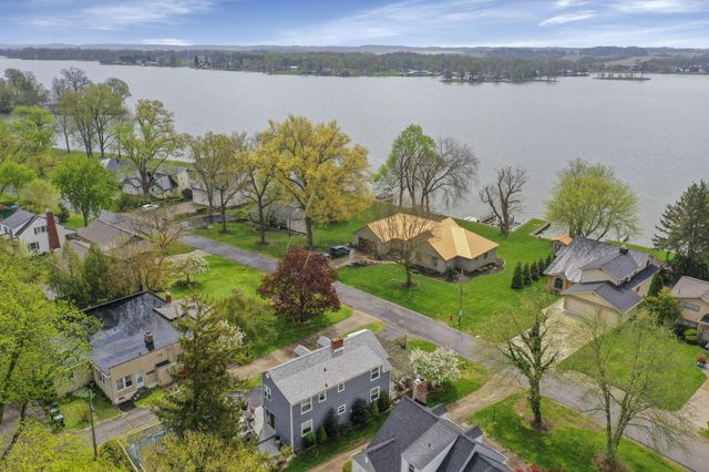 356 Lakeshore Drive W, Hebron, OH 43025