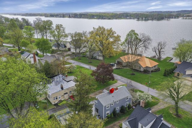356 Lakeshore Drive W, Hebron, OH 43025