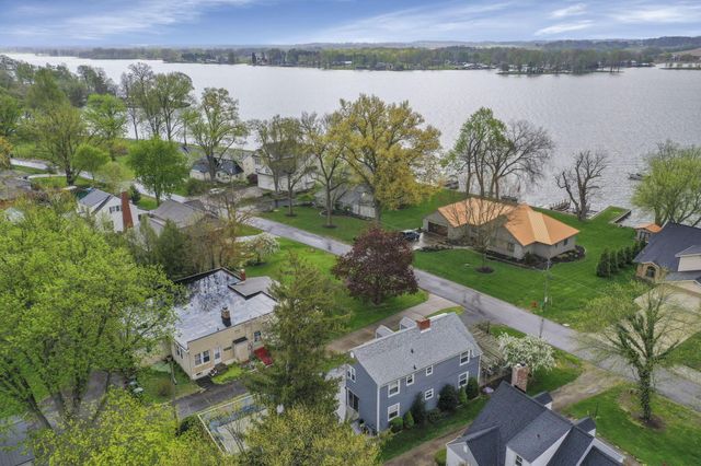 356 Lakeshore Drive W, Hebron, OH 43025