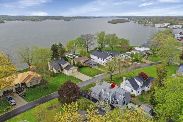 356 Lakeshore Drive W, Hebron, OH 43025