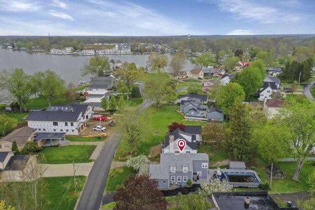 356 Lakeshore Drive W, Hebron, OH 43025