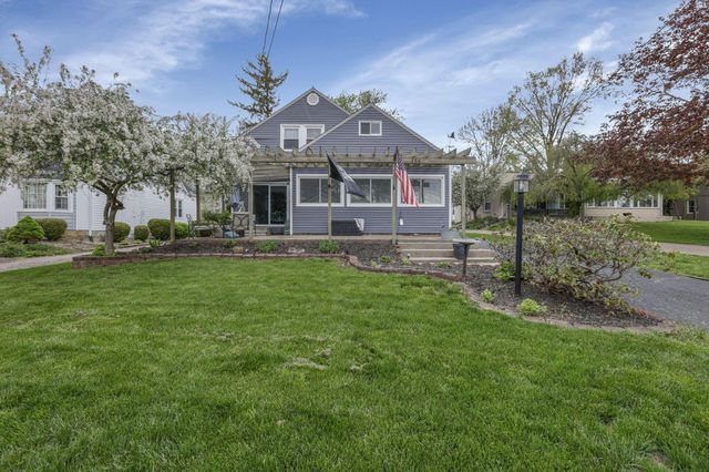 356 Lakeshore Drive W, Hebron, OH 43025