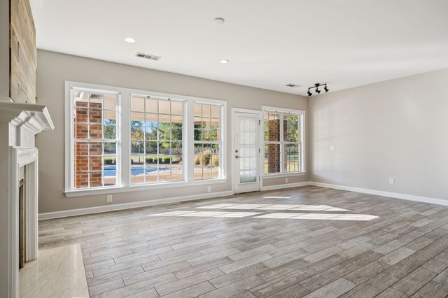 102 Oglethorpe Ave, Gallatin, TN 37066