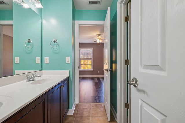 102 Oglethorpe Ave, Gallatin, TN 37066