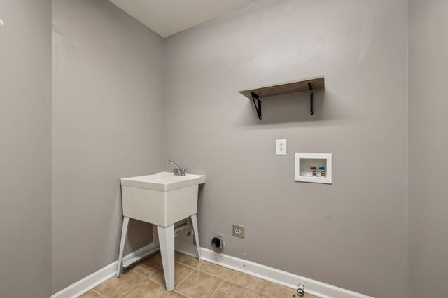 102 Oglethorpe Ave, Gallatin, TN 37066