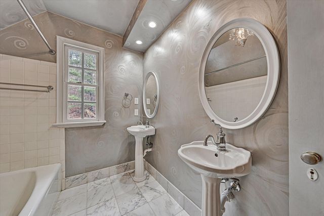 5036 Crossbow CIR, Roanoke, VA 24018