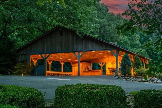 565 Owens Gin Road NE, Calhoun, GA 30701