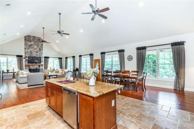 565 Owens Gin Road NE, Calhoun, GA 30701