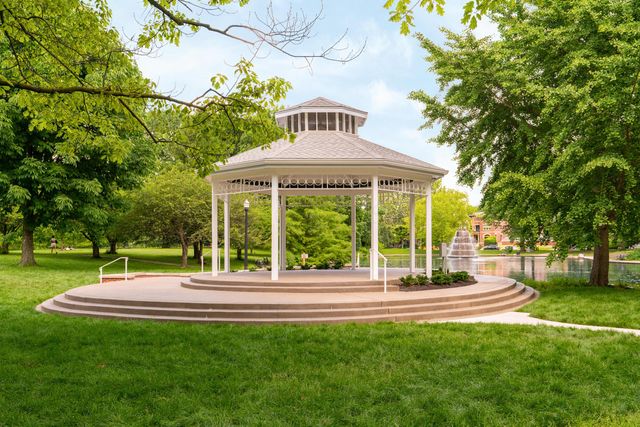 239 Buttles Avenue, Columbus, OH 43215