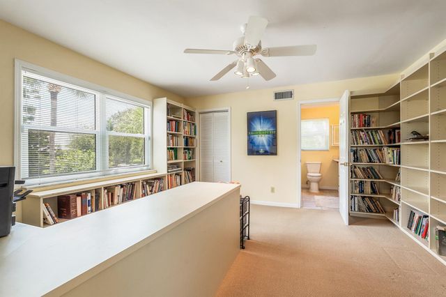 940 Lantern Lane, Vero Beach, FL 32963
