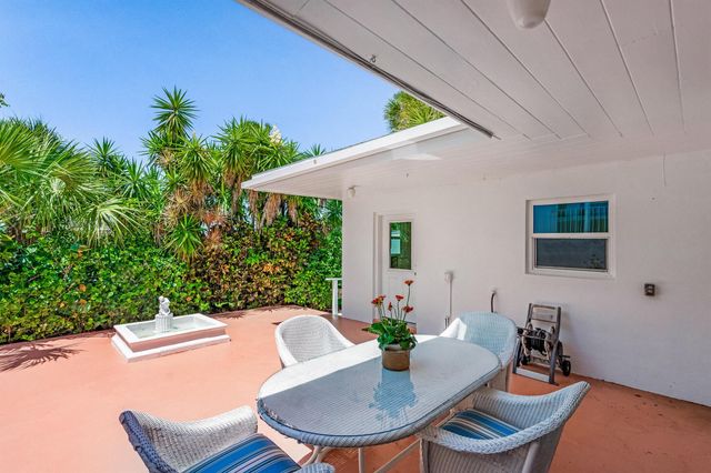 940 Lantern Lane, Vero Beach, FL 32963
