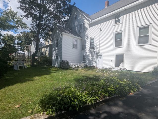 186 School St, Franklin, MA 02038